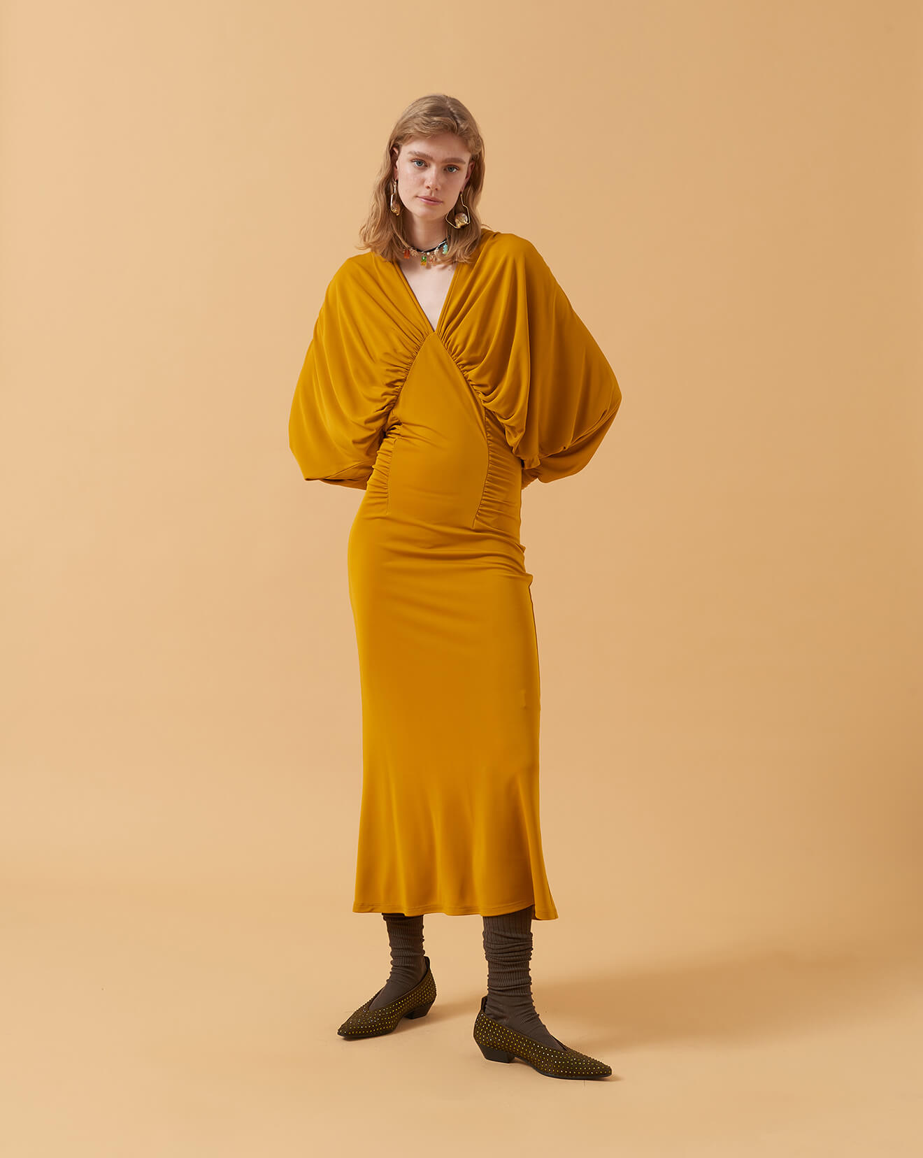 skin-tight dress with maxi sleeves
