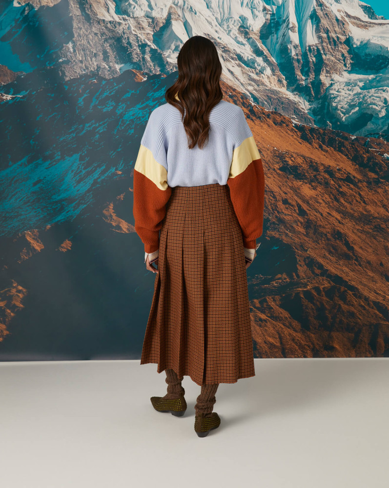 oversized sweater with inlays of technical fabric