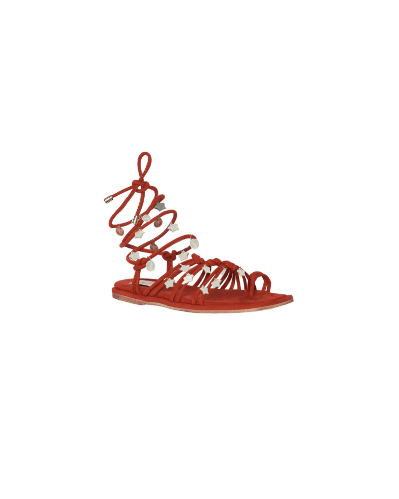 sandalo rosso in eco-pelle con applicazioni