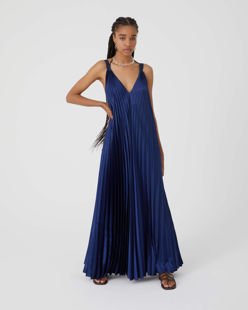 blue long pleated satin dress+22FE6764GABRI_590