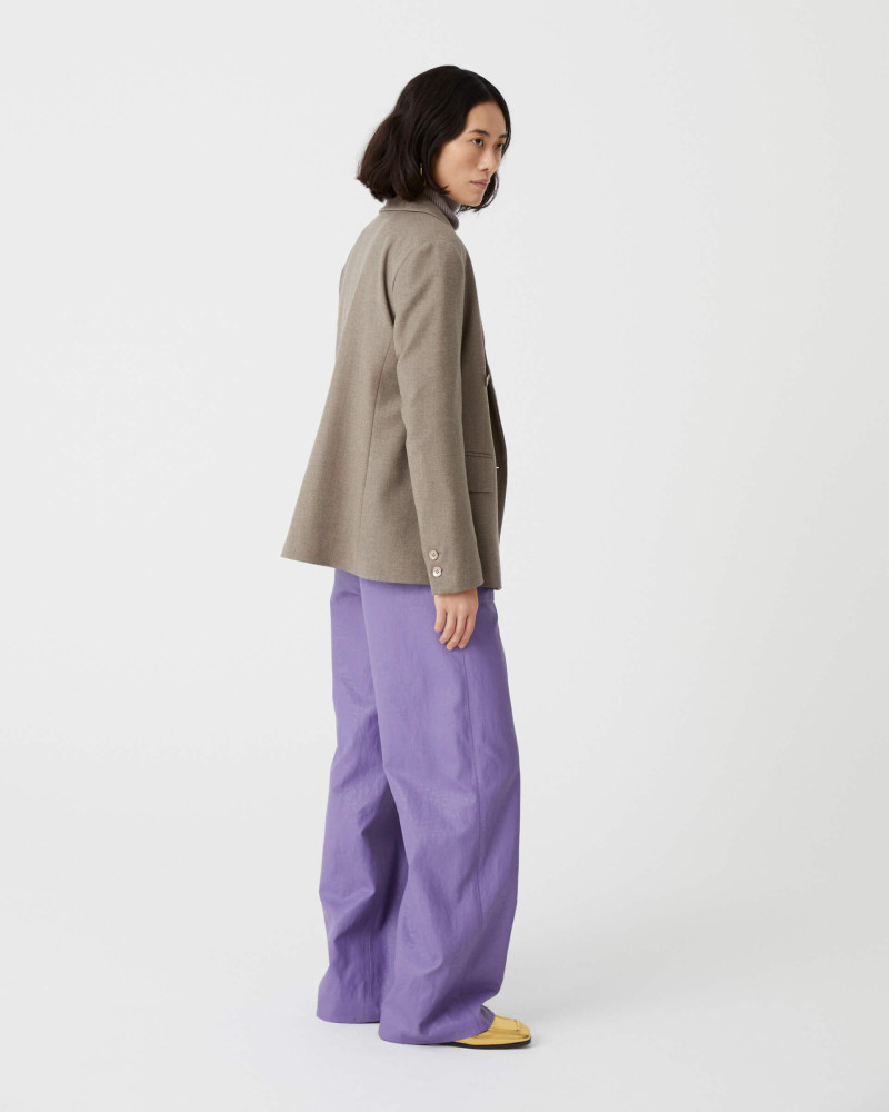 pantaloni in eco-pelle lilla