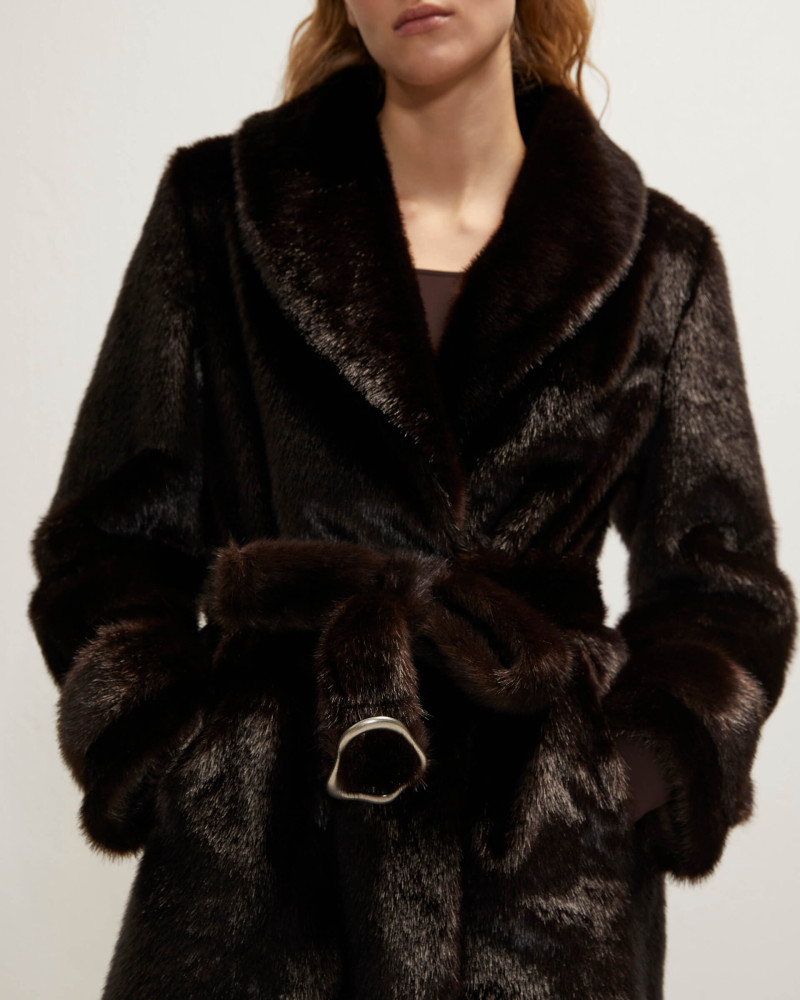 cappotto vestaglia in eco-fur